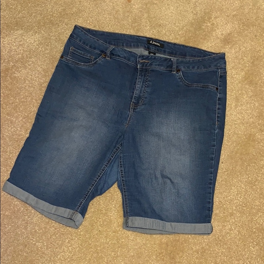 D.jeans Sz 18 w Bermuda shorts